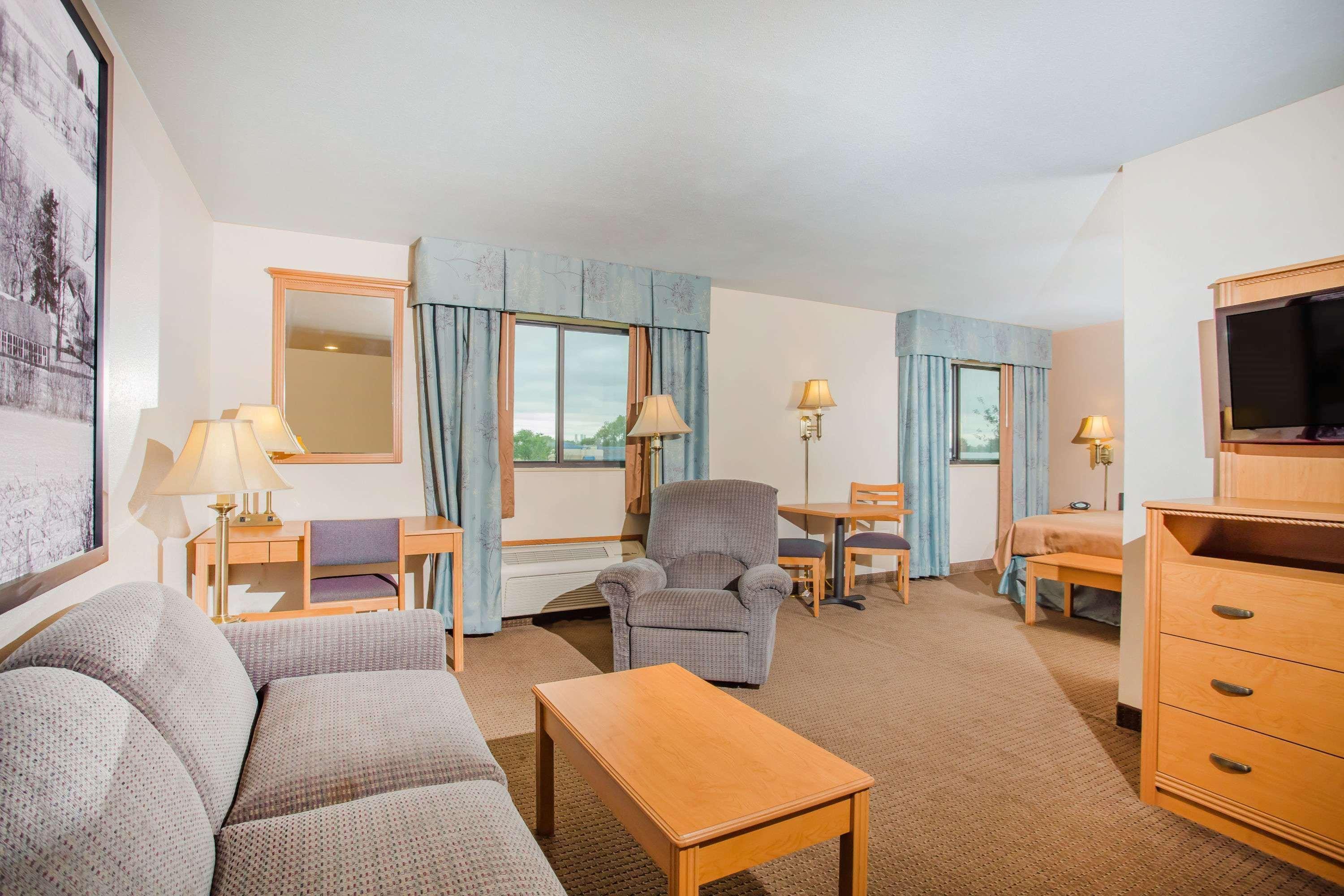 Hotel Super 8 By Wyndham Monroe Wi Esterno foto