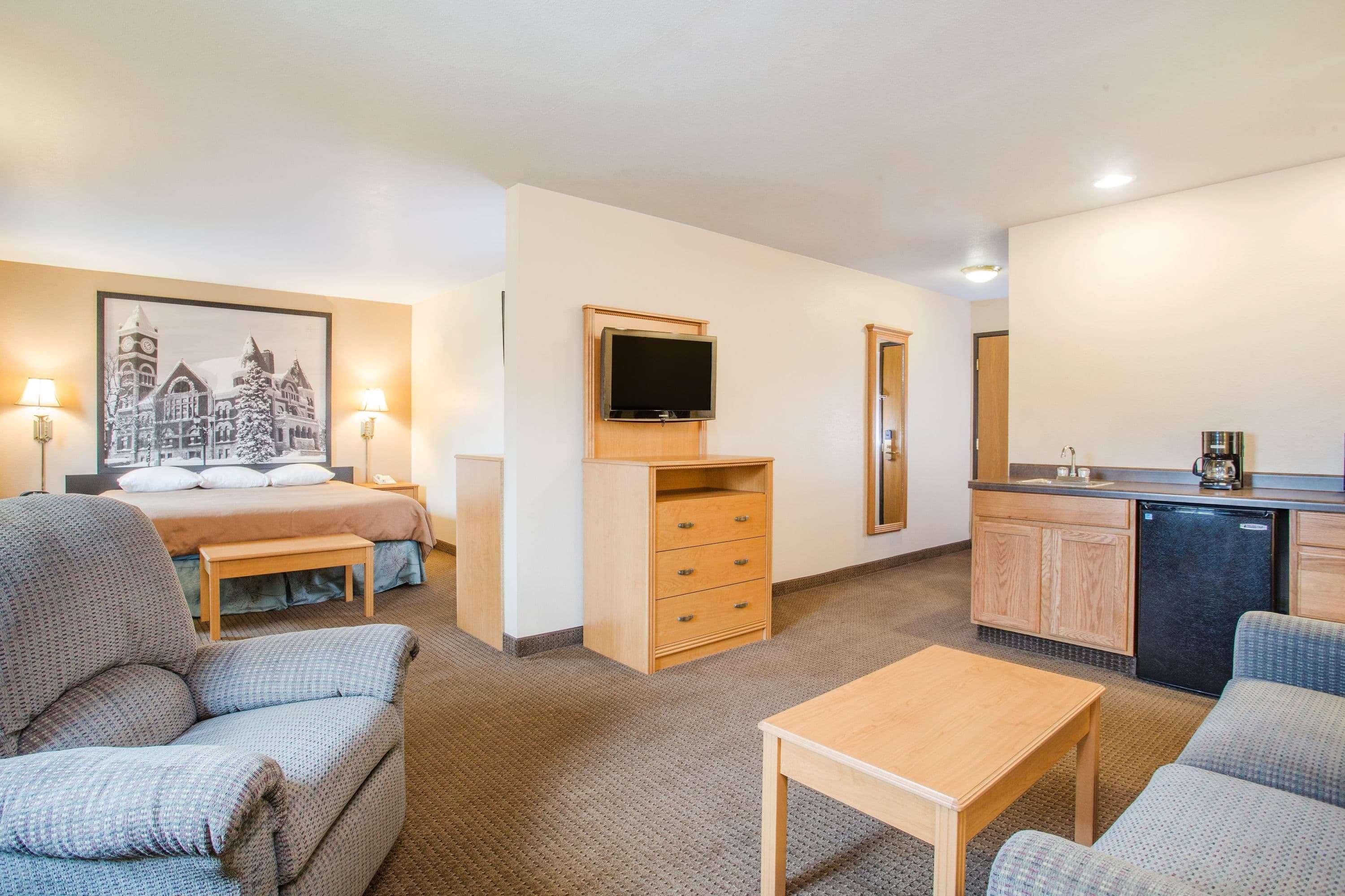 Hotel Super 8 By Wyndham Monroe Wi Esterno foto